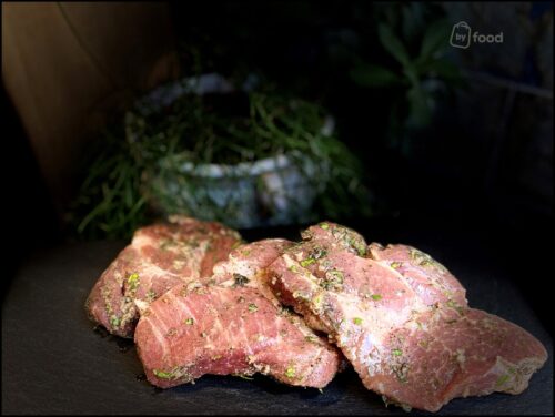 Marinuoti kiaulienos sprandinės kepsneliai 1 kg. (+- 3%)